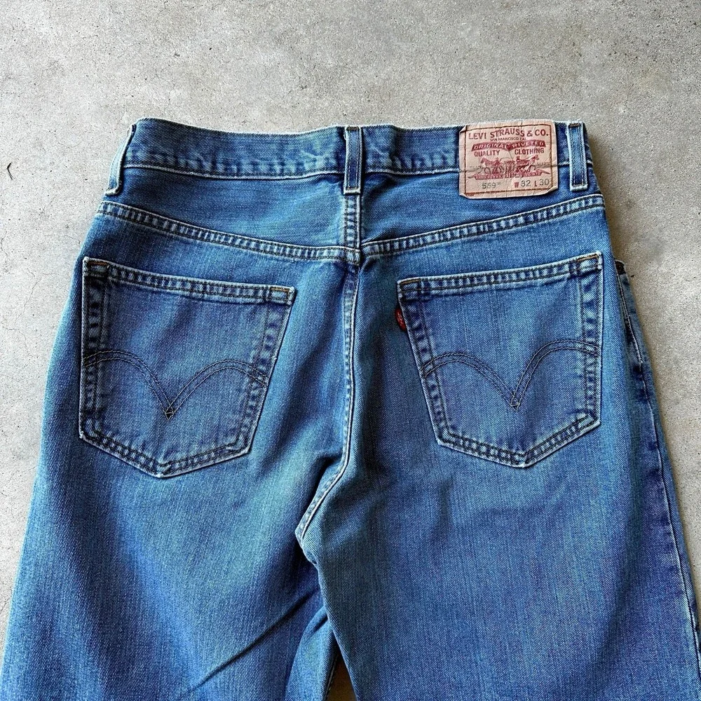 VTG Levi 559 Relaxed Straight Leg Jeans Men's 32x30 Blue Denim Y2K Grunge Skate